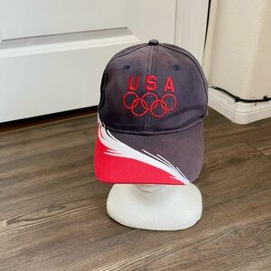 Mat Hat with Red and Black Design